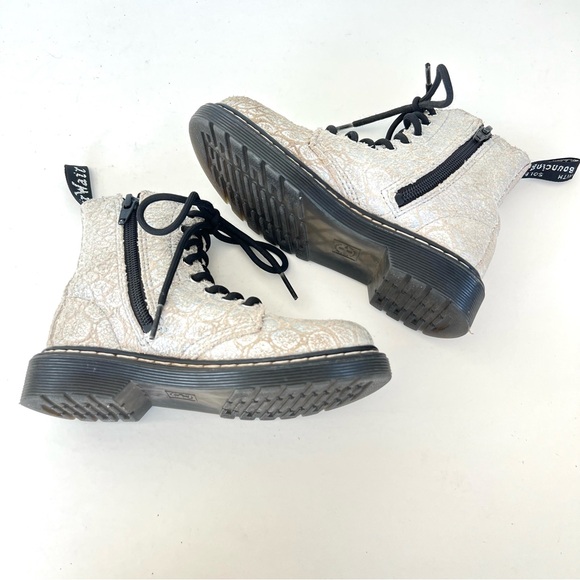 DR. MARTEN 1460 Pascal White Snake Suede Metallic Zip Ankle Boots Sz 12 (girls) - Picture 7 of 10